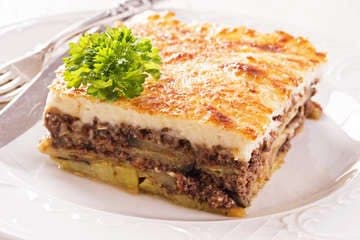 Moussaka recipe (Traditional Greek Moussaka with Eggplants)