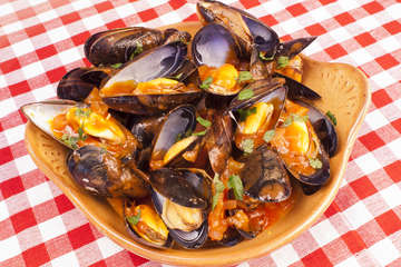 Mussels Saganaki (Midia Saganaki)