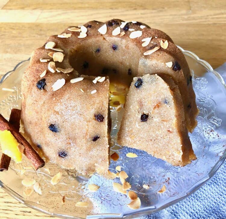 Greek Halva recipe (Semolina Pudding with Raisins)