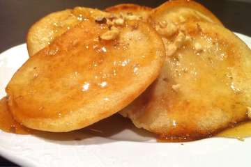 Greek-style Pancakes with Honey and Walnuts (Tiganites)